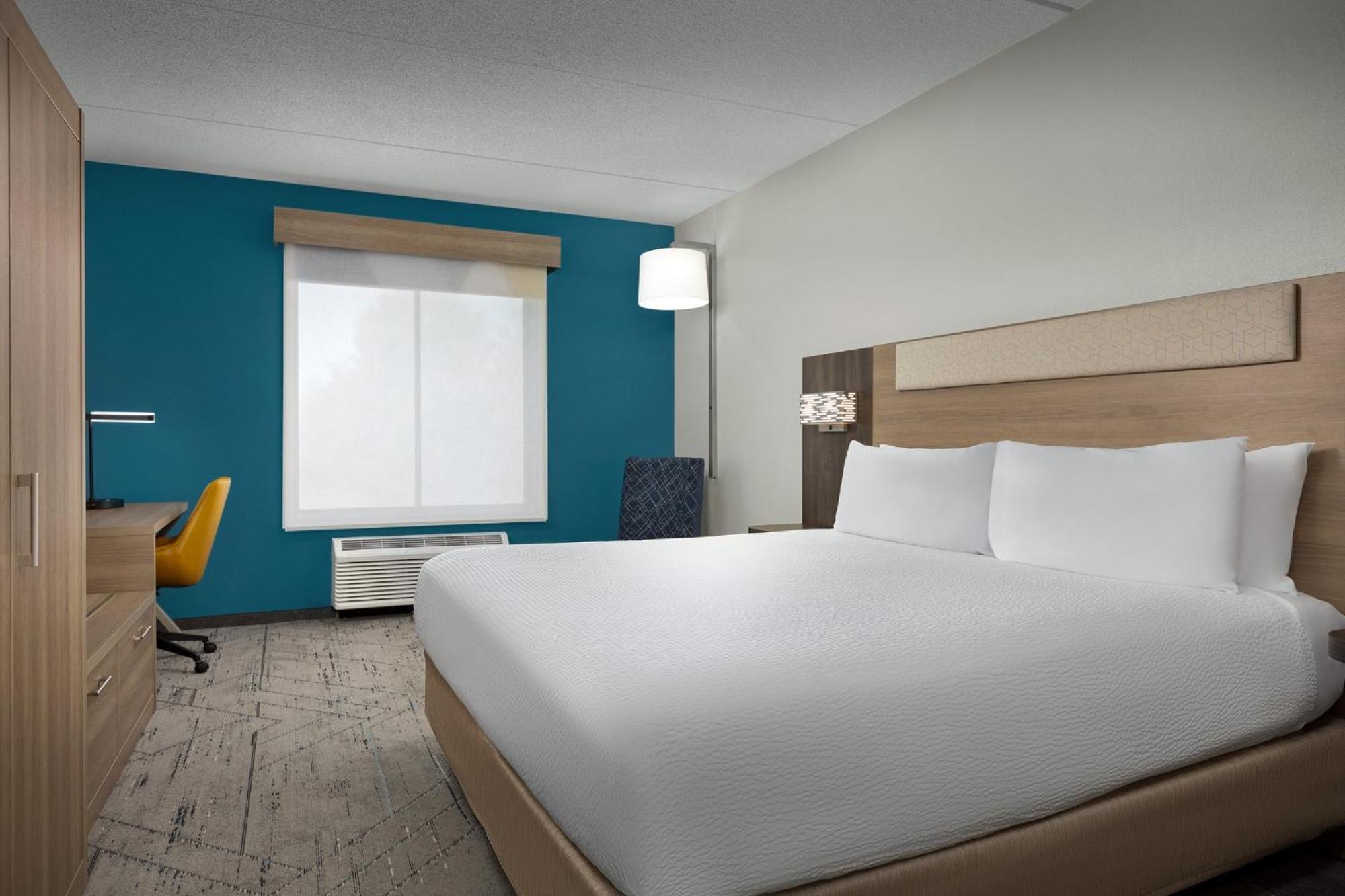 Holiday Inn Express Hotel & Suites Greensboro - Airport Area By Ihg Exterior photo
