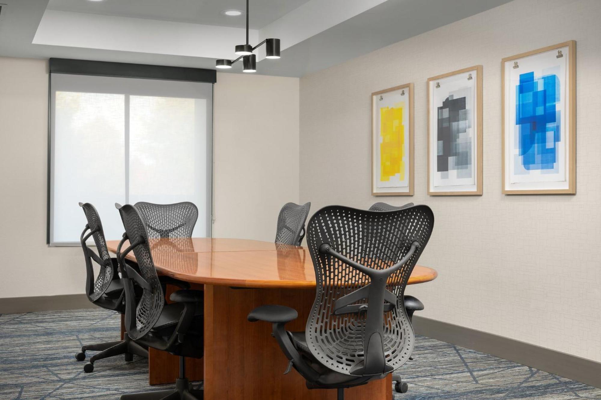 Holiday Inn Express Hotel & Suites Greensboro - Airport Area By Ihg Exterior photo