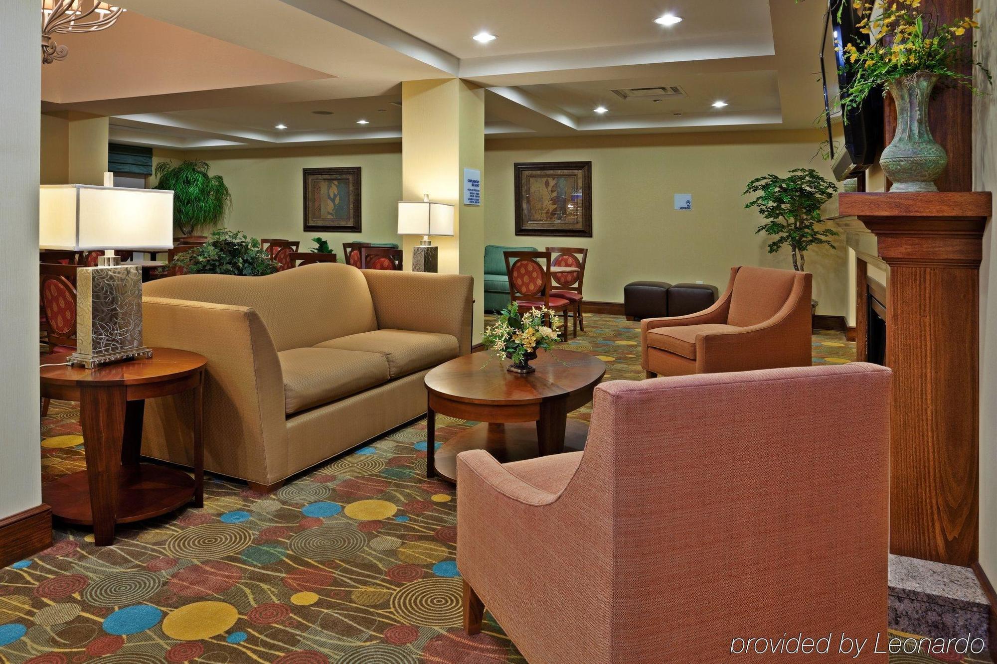 Holiday Inn Express Hotel & Suites Greensboro - Airport Area By Ihg Exterior photo