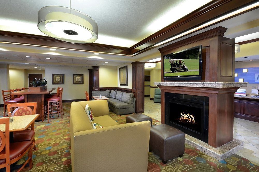 Holiday Inn Express Hotel & Suites Greensboro - Airport Area By Ihg Exterior photo