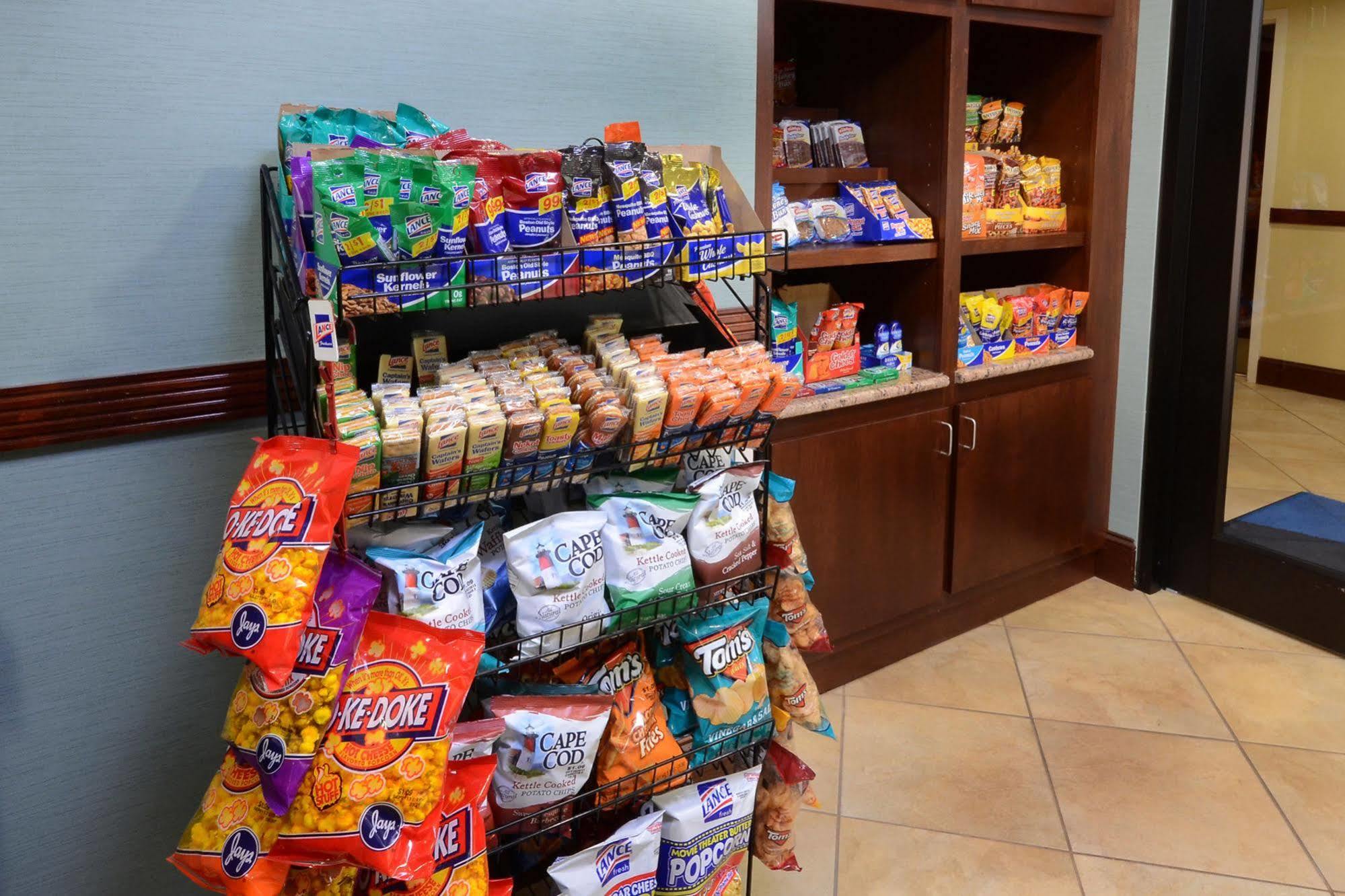 Holiday Inn Express Hotel & Suites Greensboro - Airport Area By Ihg Exterior photo