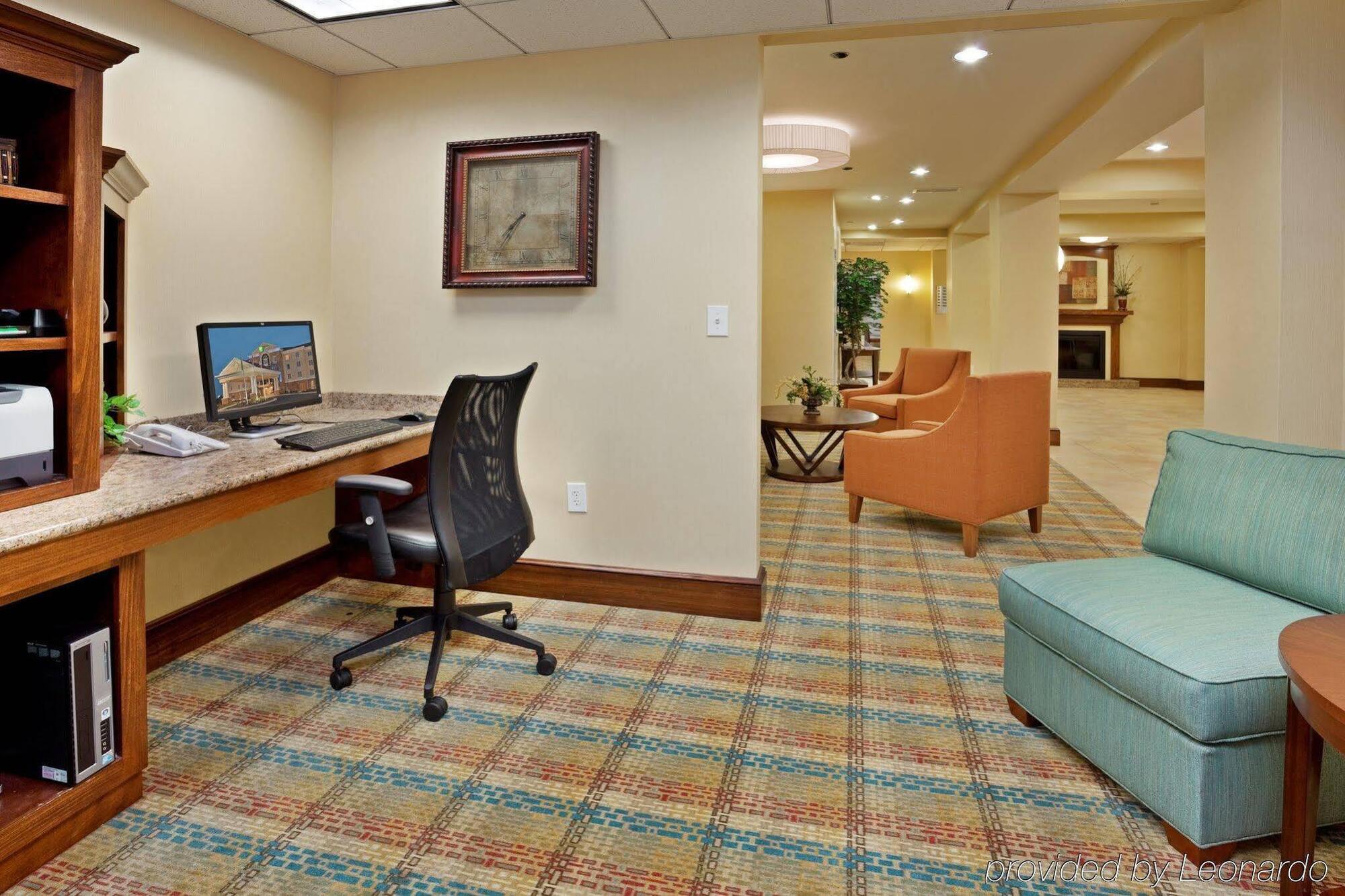 Holiday Inn Express Hotel & Suites Greensboro - Airport Area By Ihg Exterior photo